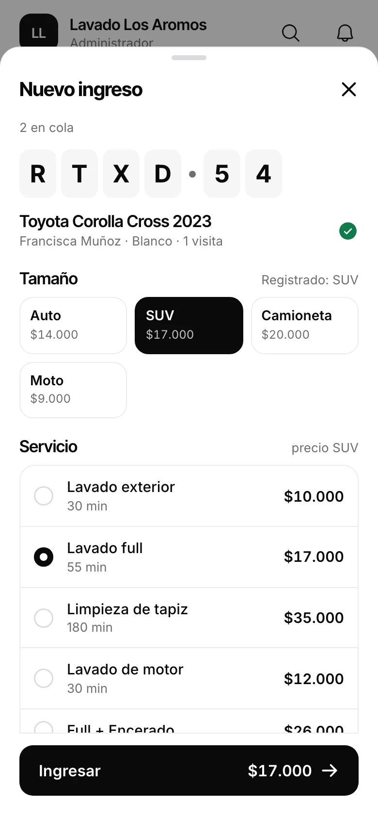 Ingreso de un vehículo por patente en Automovity: el auto y su dueño aparecen solos